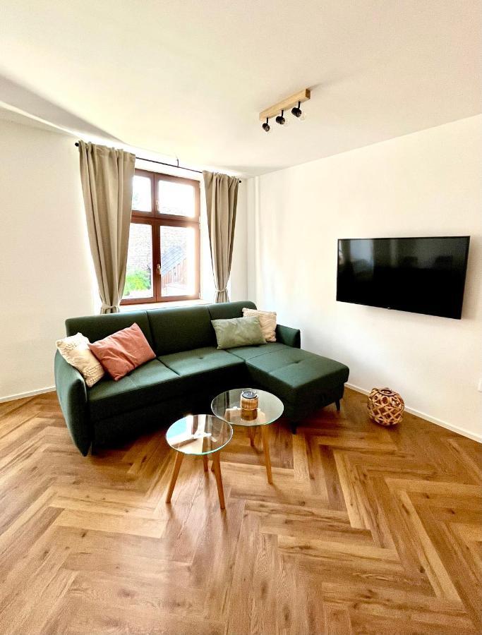 Apartman Elen Нове-Место-над-Метуйи Экстерьер фото