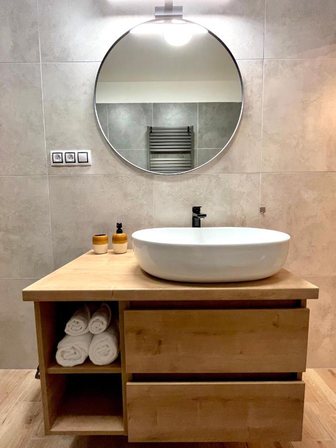 Apartman Elen Нове-Место-над-Метуйи Экстерьер фото